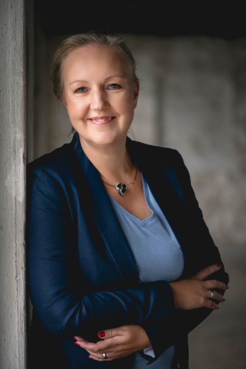 foto lenneke brouwers staand